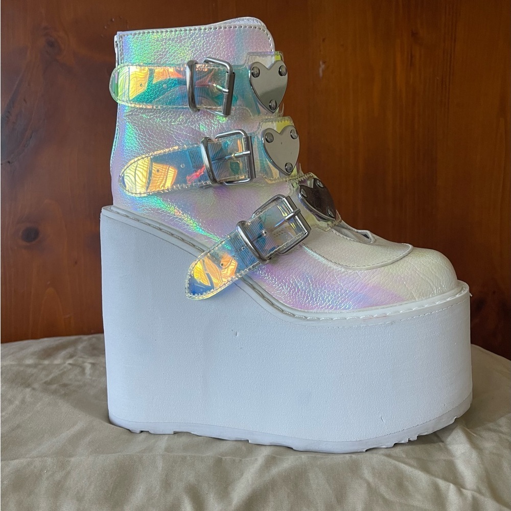 White Pearlized Platform Heart Plate Cyber Punk Ankle Boots Swing 105